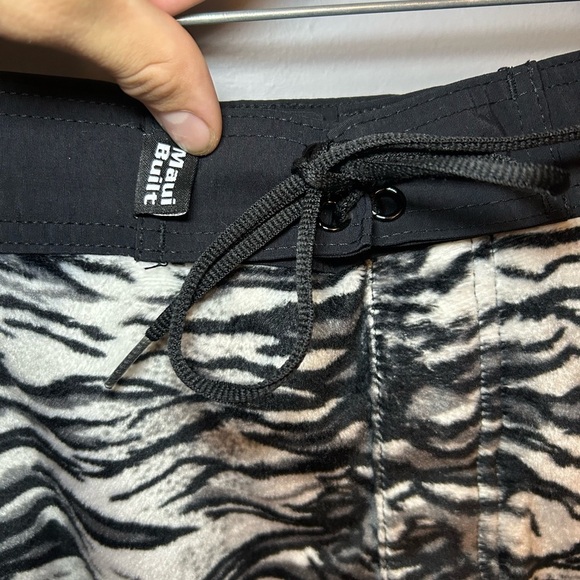 Vintage Maui Built fur zebra swim shorts - Picture 6 of 11